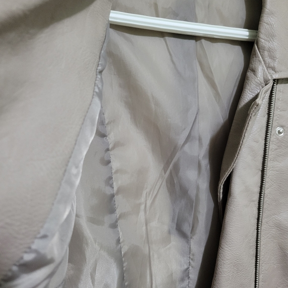 Never worn Romeo And Juliette Moto faux leather jacket. - Picture 10 of 10